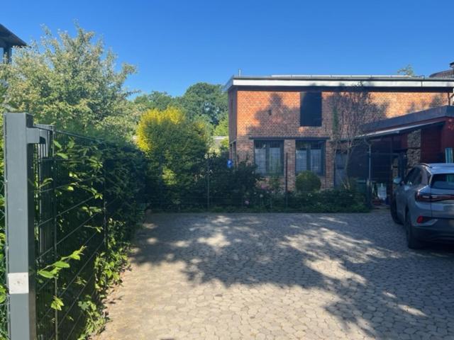 Fewo Mit 3 Sz, Direkte Innenstadtlage, Suedterrasse, Parkplatz Auf Dem Eigenem Privatgrundstueck, 2X E-Bike Und E-Autoladesaeule Inklusive, Konzertkirche, Schauspielhaus, Fh, Jahnsportforum Sowie Der Tollensesee Sind Fusslaeufig In Ein Paar Minuten E Neubrandenburg Εξωτερικό φωτογραφία